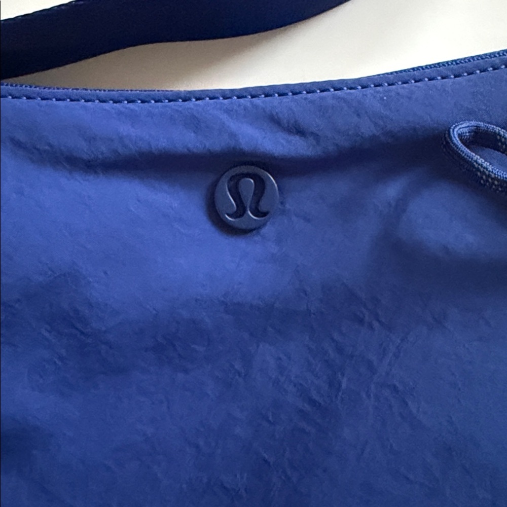 lululemon athletica Vibrant Blue Crossbody Bag - Picture 2 of 4